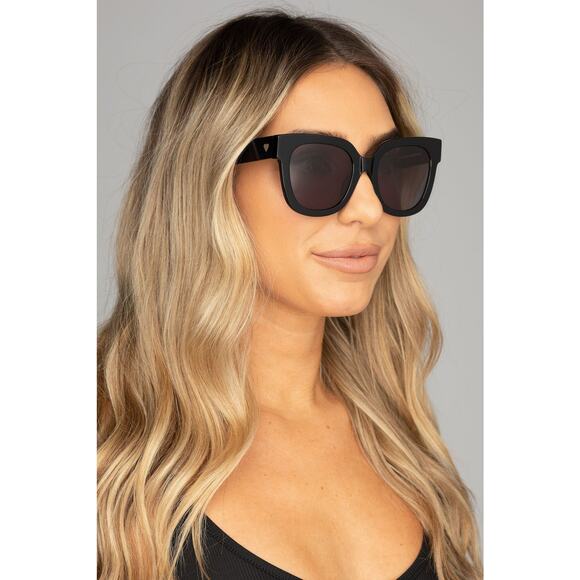Buddy Love Accessories - BuddyLove Heather Oversized Sunglasses - Black